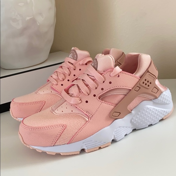 NWT Nike huarache run special edition - Picture 2 of 10